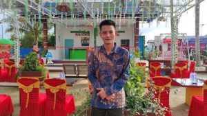 Read more about the article Sambut Tahun Baru Imlek 2023, Bui Kiong Pasang Lampion di Pasar Tebas